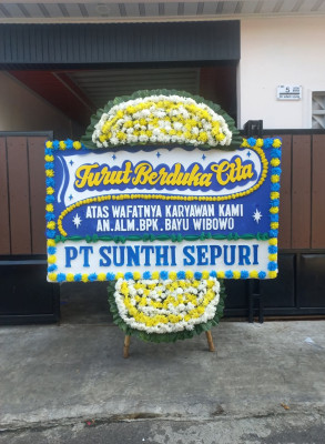 Papan Bunga Duka di Lolu Selatan